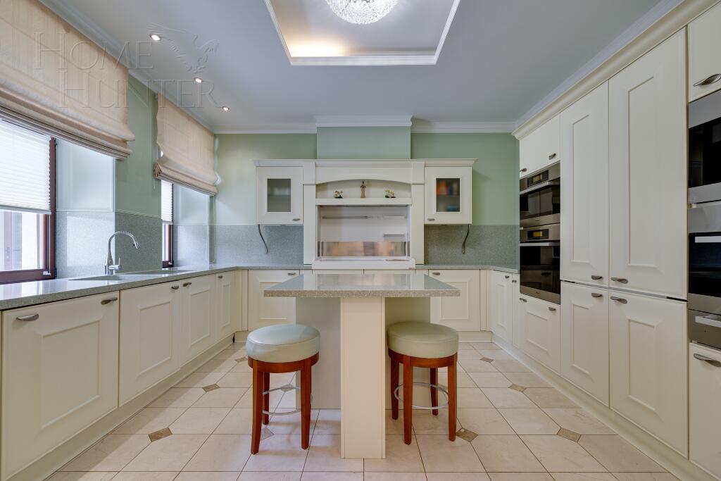 2-этажный коттедж 550 м² с отделкой