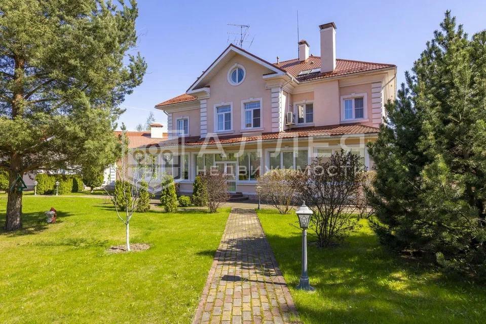 2-этажный коттедж 820 м² с отделкой