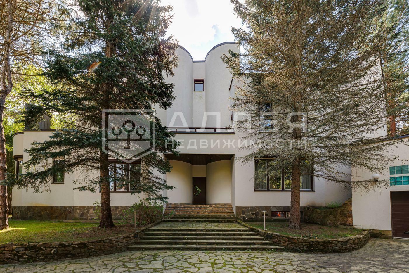 2-этажный коттедж 840 м² с отделкой