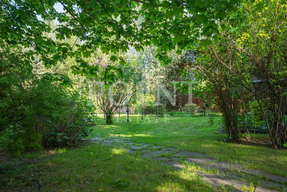 2-этажный коттедж 350 м² с отделкой