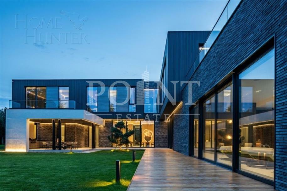 2-этажный коттедж 1 265 м² с отделкой