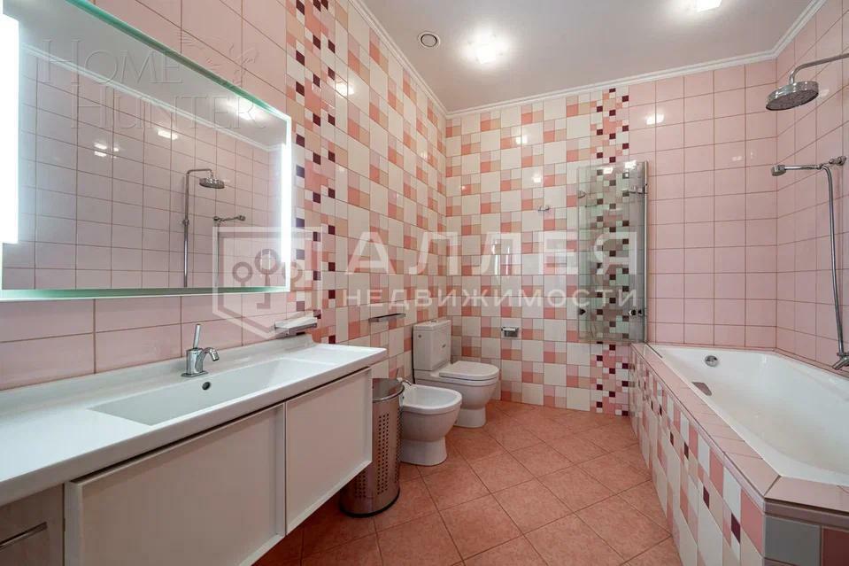 3-этажный коттедж 633 м² с отделкой