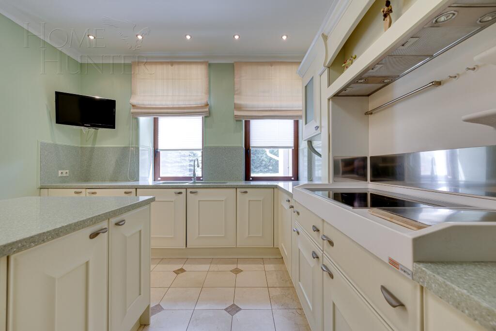 2-этажный коттедж 550 м² с отделкой