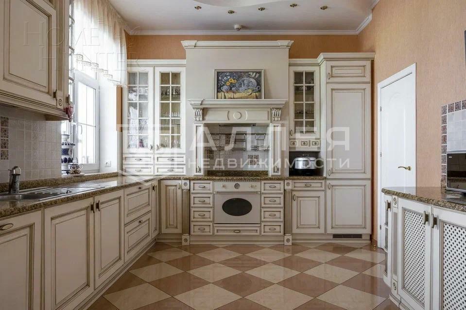 2-этажный коттедж 820 м² с отделкой