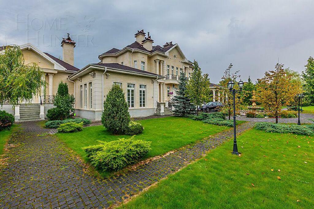 2-этажный коттедж 1 400 м² с отделкой