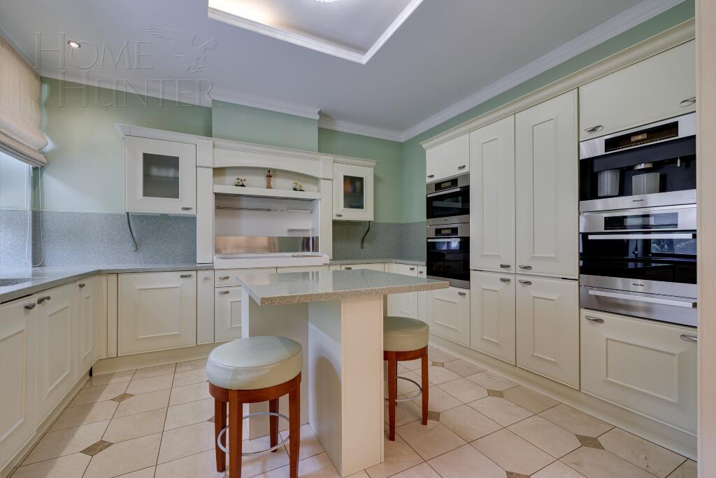 2-этажный коттедж 550 м² с отделкой