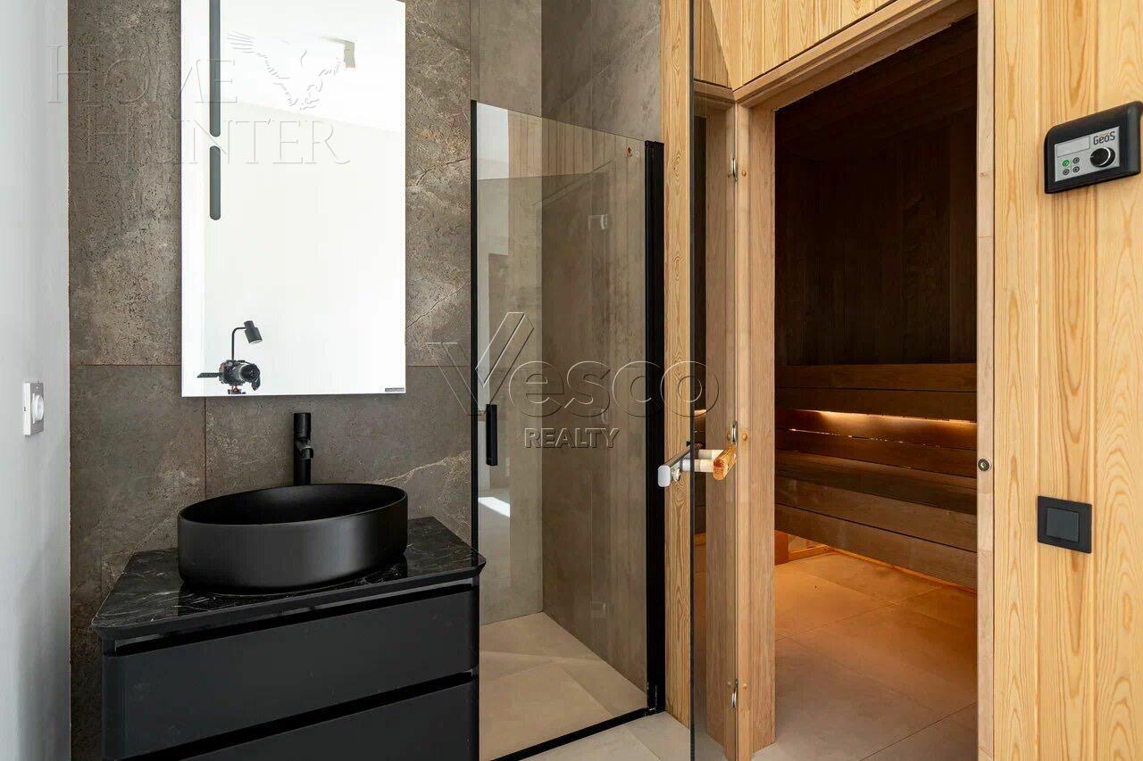 2-этажный коттедж 350 м² с отделкой