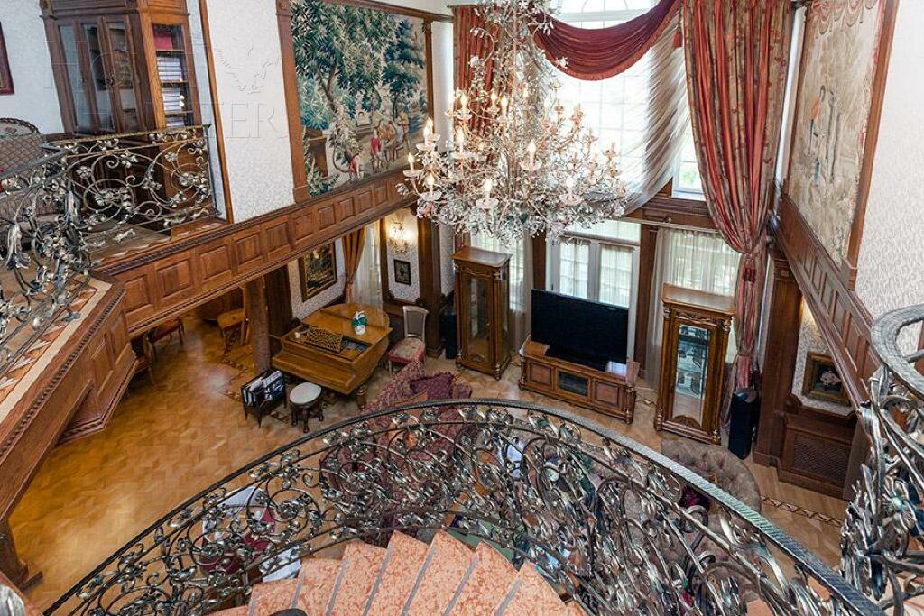 2-этажный коттедж 1 400 м² с отделкой