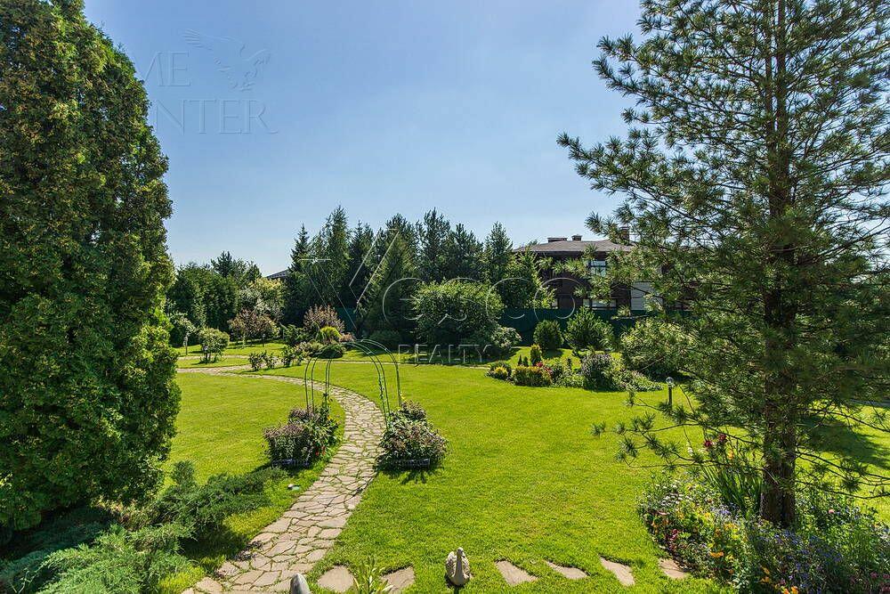 3-этажный коттедж 980 м² с отделкой