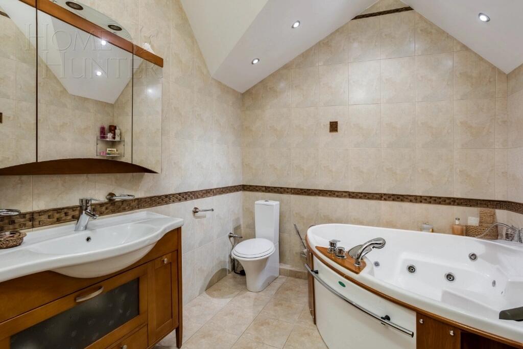 3-этажный коттедж 762 м² с отделкой