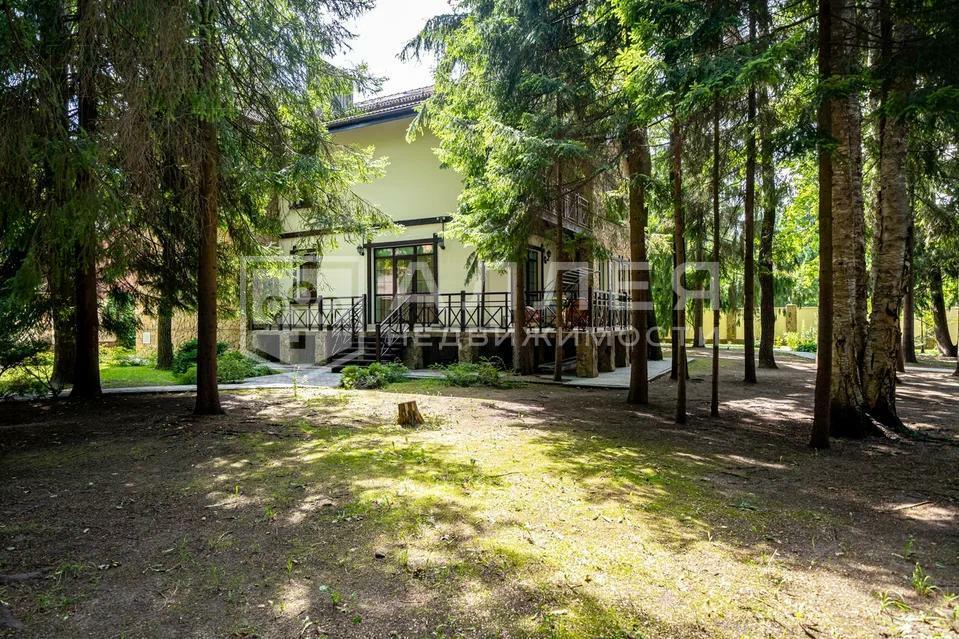 3-этажный коттедж 633 м² с отделкой