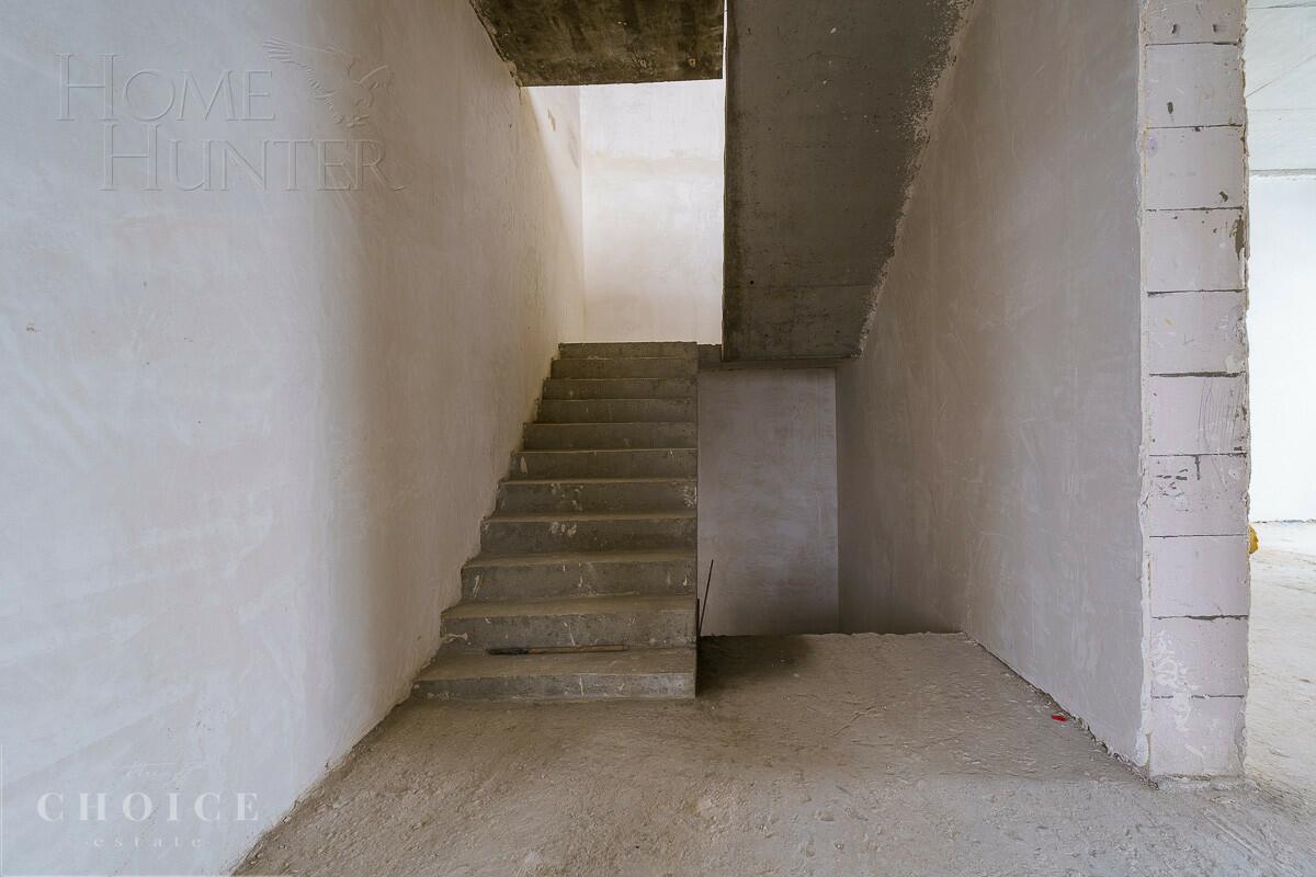 2-этажный таунхаус 260 м² без отделки