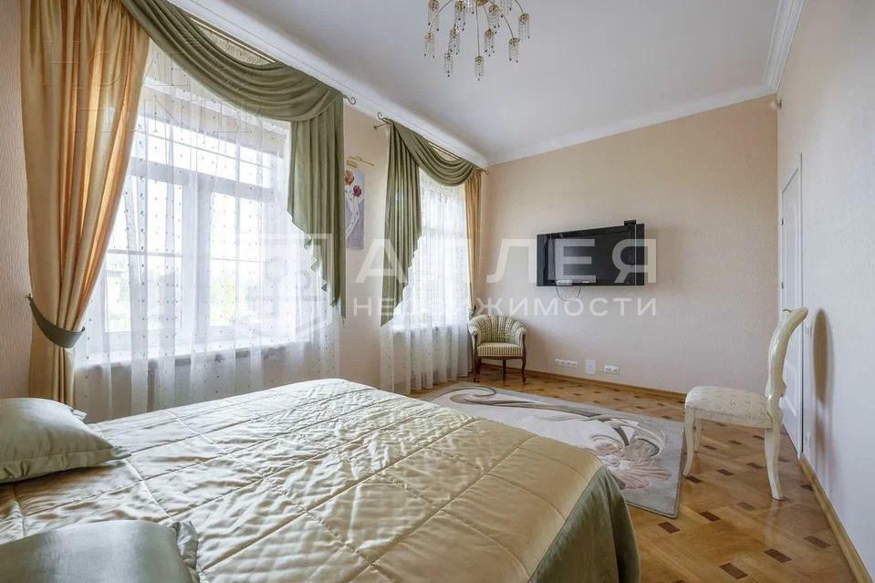 2-этажный коттедж 820 м² с отделкой