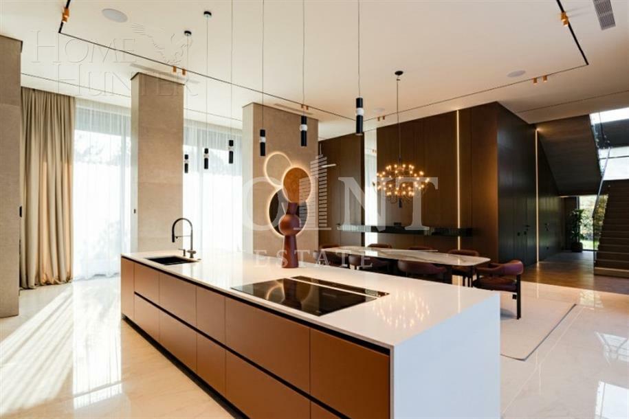 2-этажный коттедж 1 265 м² с отделкой