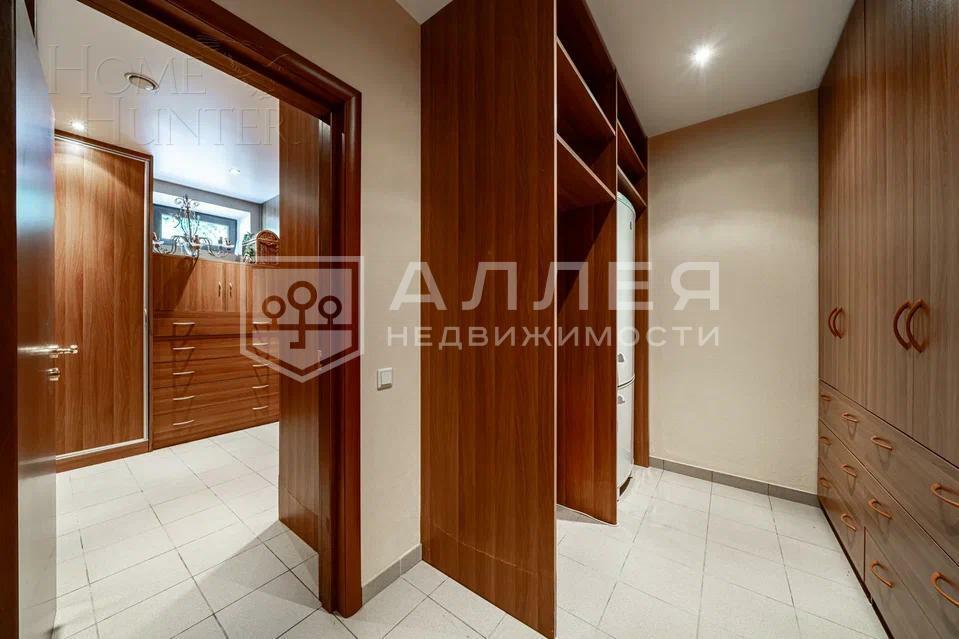 3-этажный коттедж 633 м² с отделкой