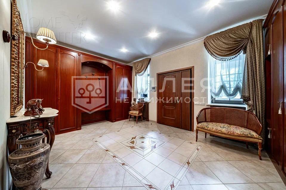 3-этажный коттедж 633 м² с отделкой