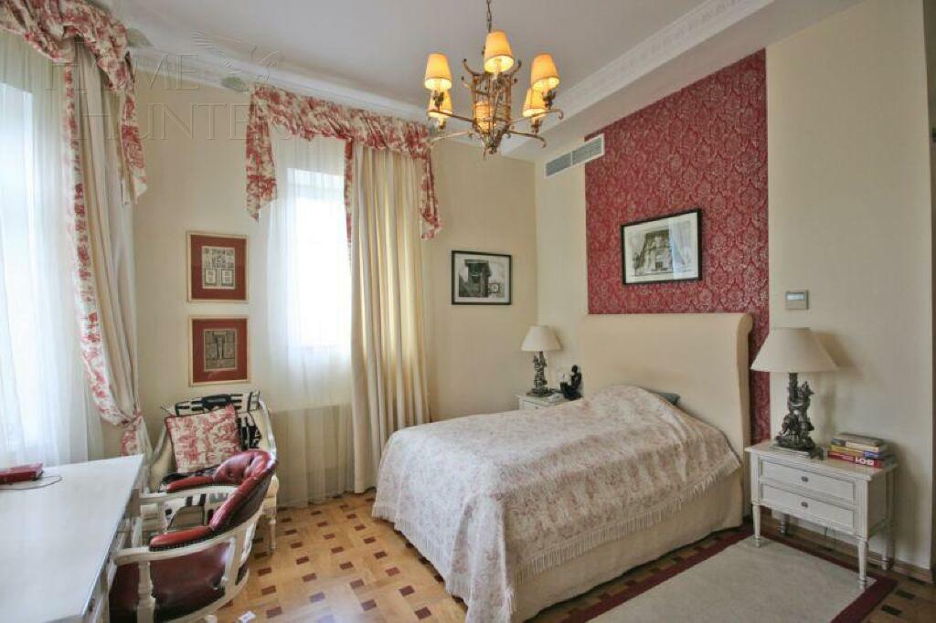 2-этажный коттедж 1 400 м² с отделкой