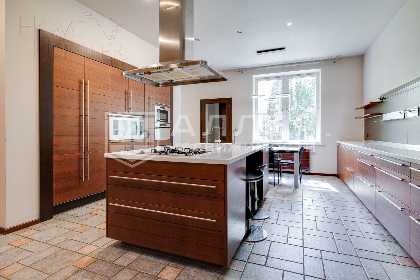 2-этажный коттедж 840 м² с отделкой
