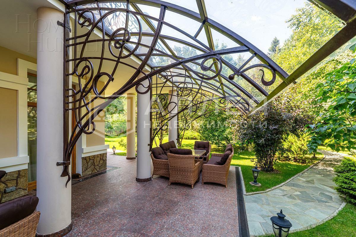 2-этажный коттедж 1 350 м² с отделкой