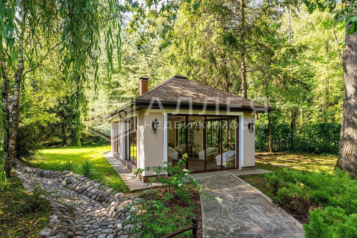 2-этажный коттедж 1 350 м² с отделкой