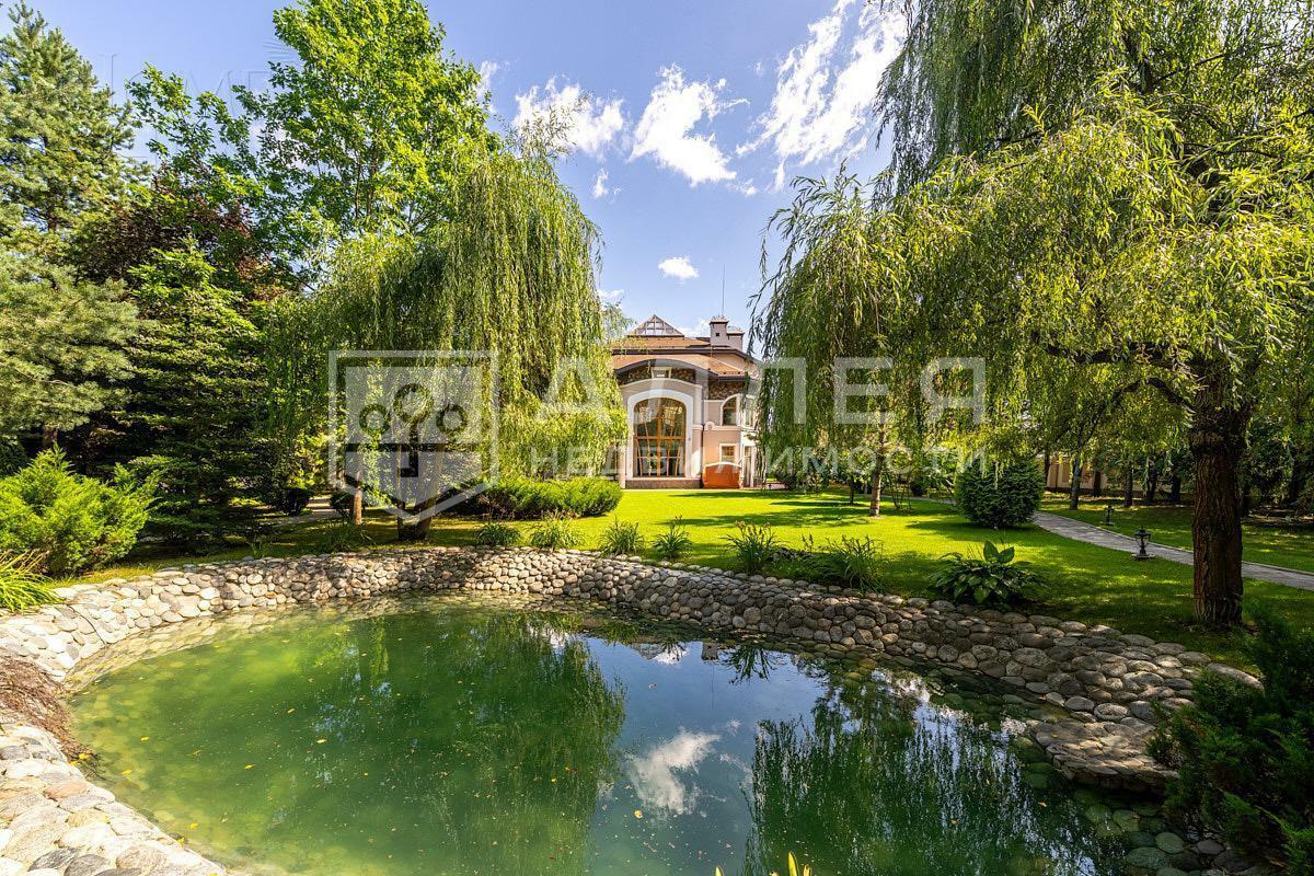 2-этажный коттедж 1 350 м² с отделкой
