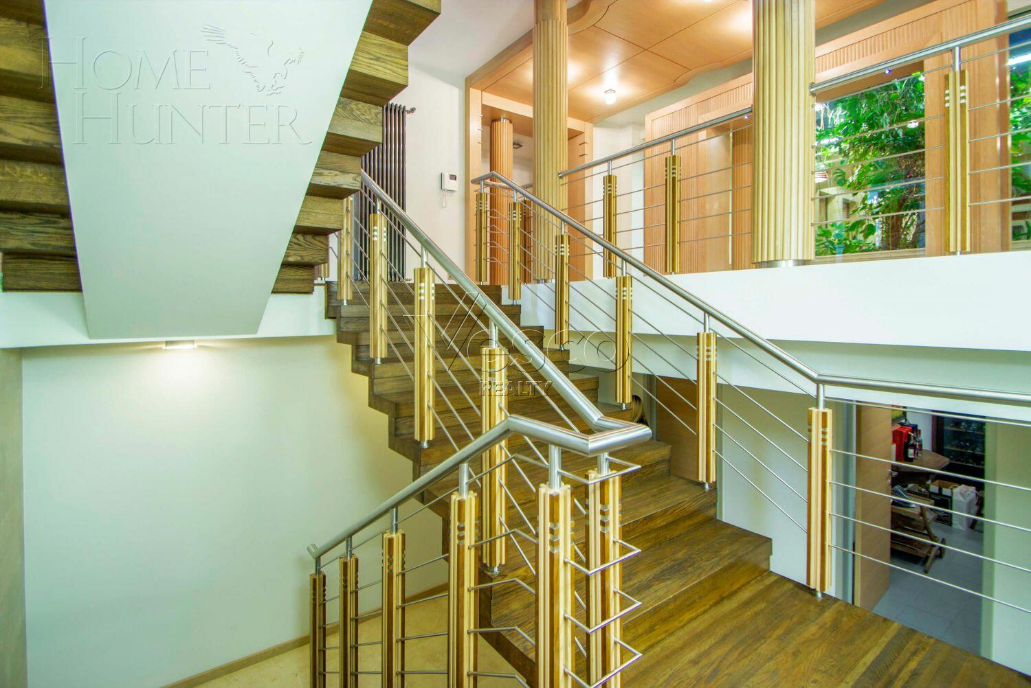 2-этажный коттедж 891 м² с отделкой