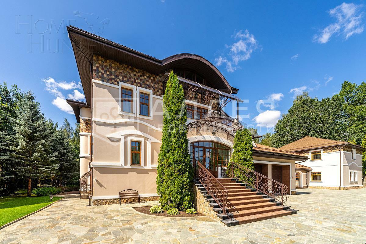 2-этажный коттедж 1 350 м² с отделкой