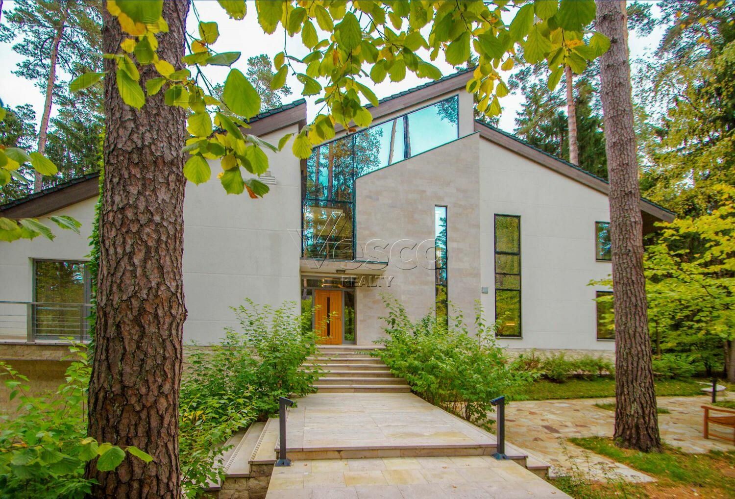 2-этажный коттедж 891 м² с отделкой