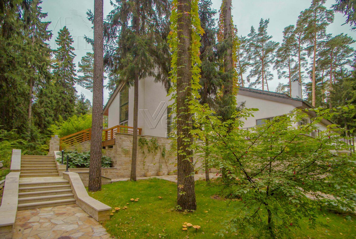 2-этажный коттедж 891 м² с отделкой