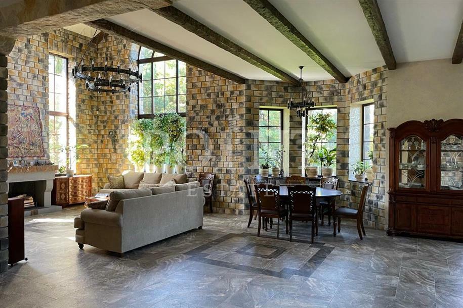 2-этажный коттедж 455 м² с отделкой