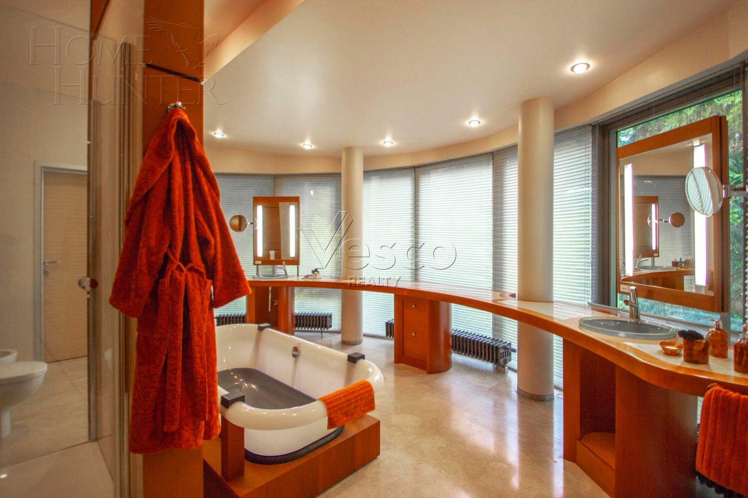 2-этажный коттедж 891 м² с отделкой