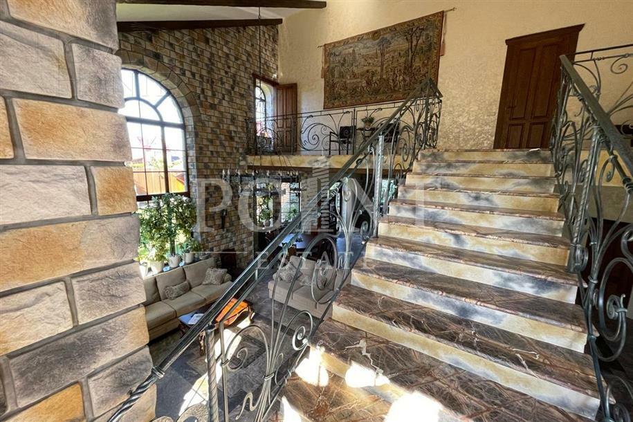 2-этажный коттедж 455 м² с отделкой