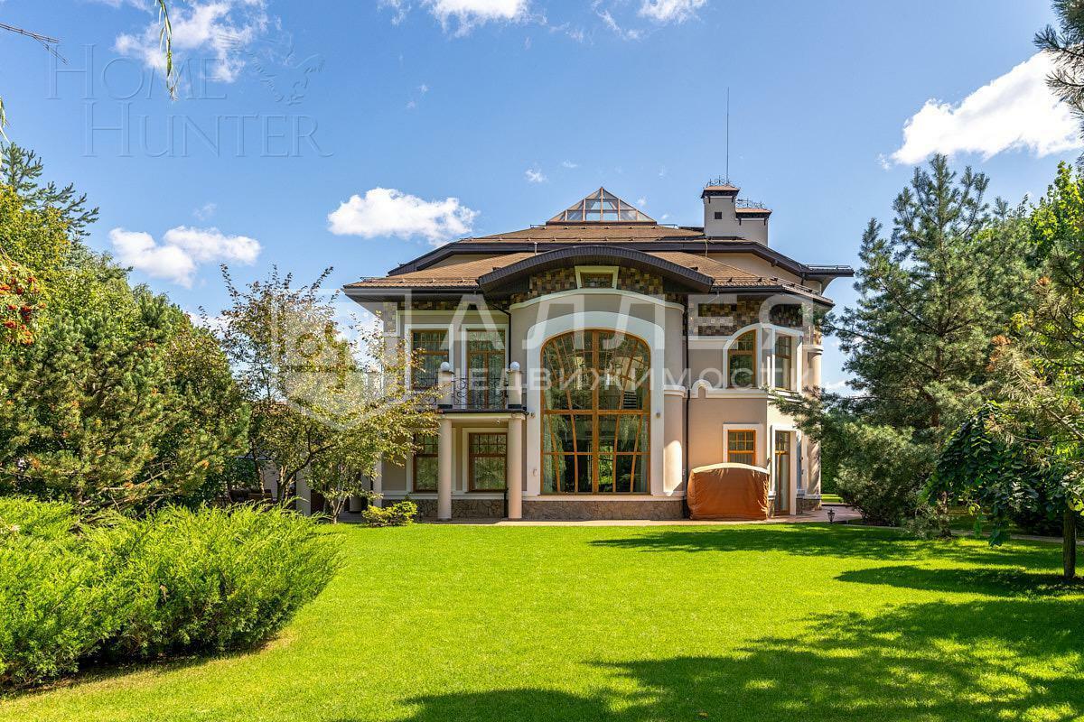 2-этажный коттедж 1 350 м² с отделкой