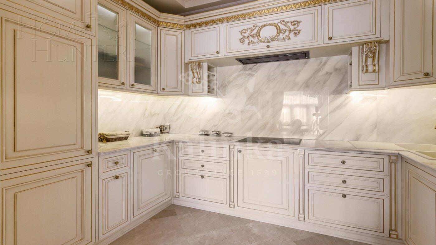 4-КОМН. КВАРТИРА С ОТДЕЛКОЙ 190 М² НА 3 ЭТАЖЕ