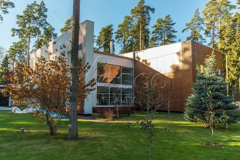 2-этажный коттедж 1 328 м² с отделкой