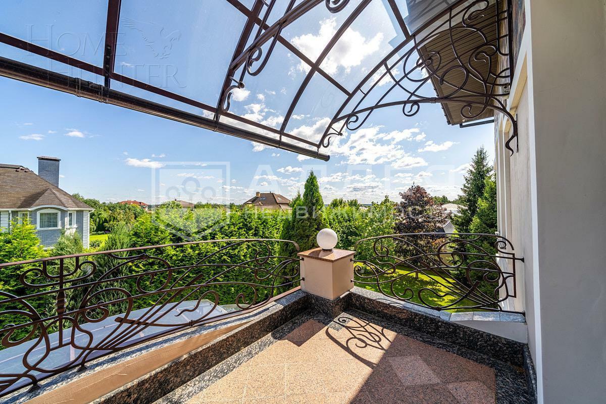 2-этажный коттедж 1 350 м² с отделкой