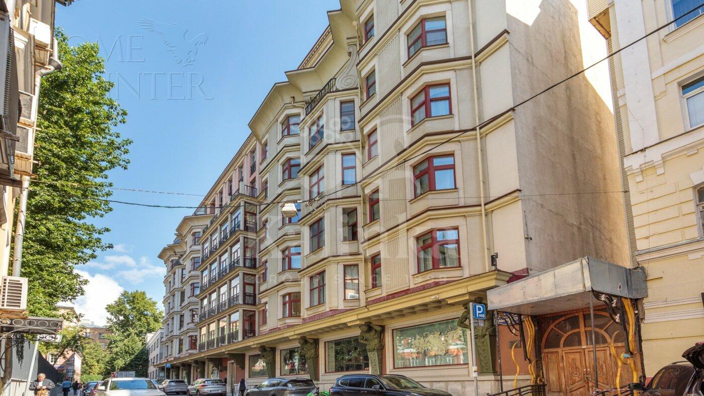 4-КОМН. КВАРТИРА С ОТДЕЛКОЙ 190 М² НА 3 ЭТАЖЕ
