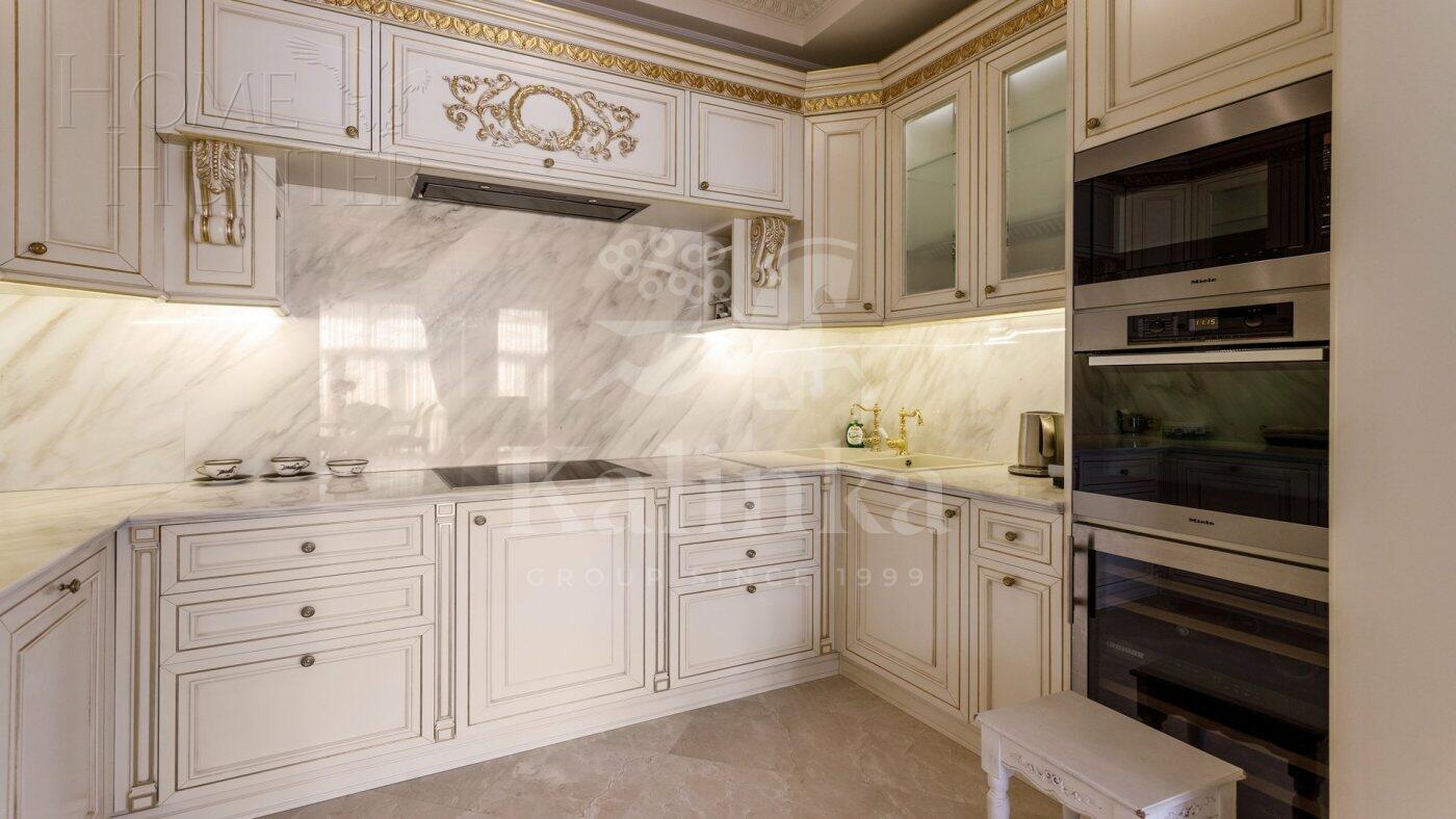 4-КОМН. КВАРТИРА С ОТДЕЛКОЙ 190 М² НА 3 ЭТАЖЕ