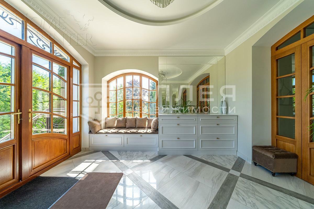 2-этажный коттедж 1 350 м² с отделкой