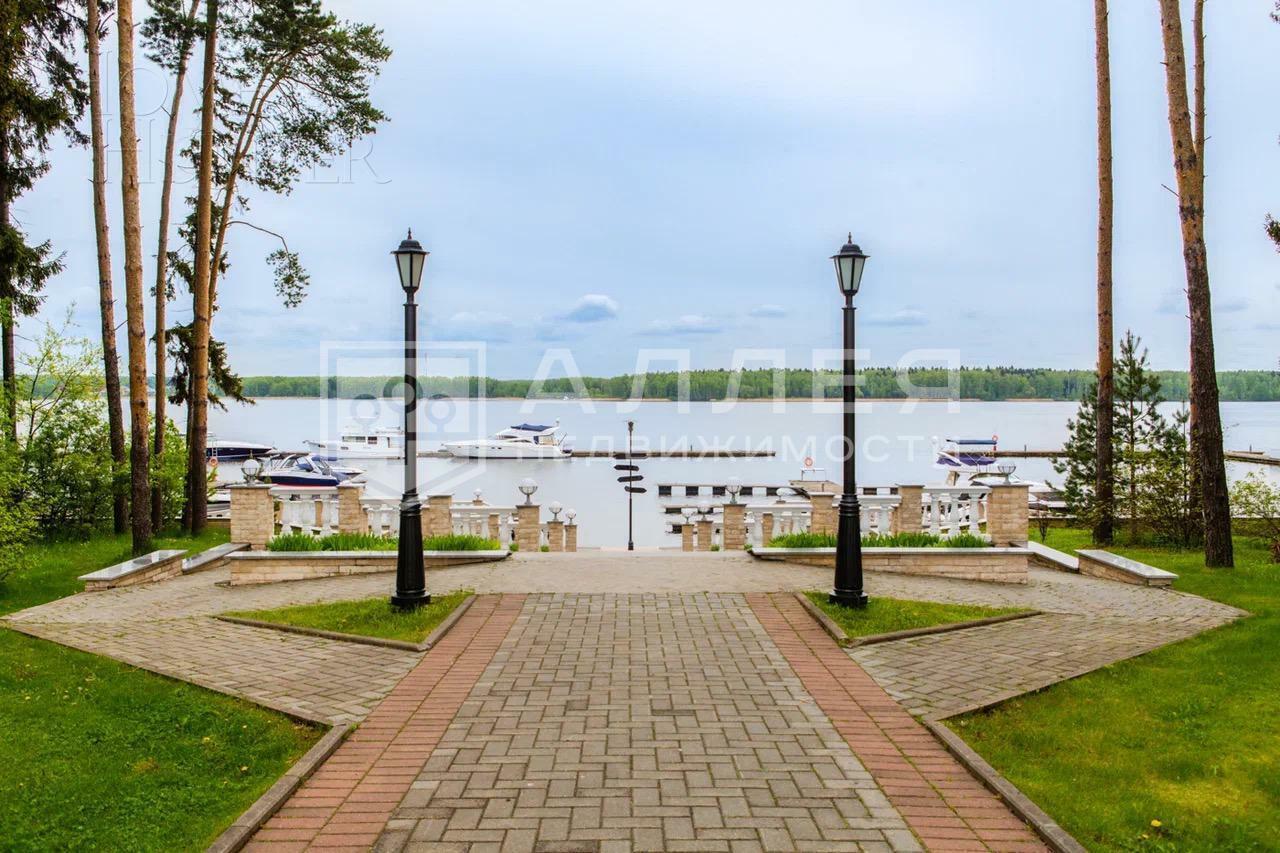 2-этажный коттедж 2 010 м² с отделкой