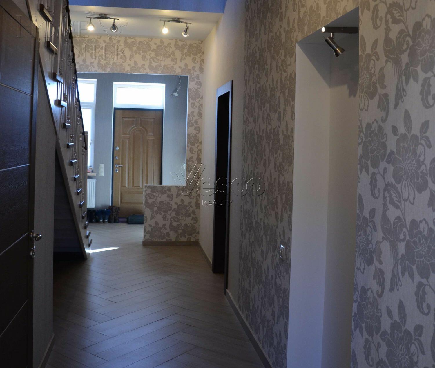 2-этажный коттедж 450 м² с отделкой