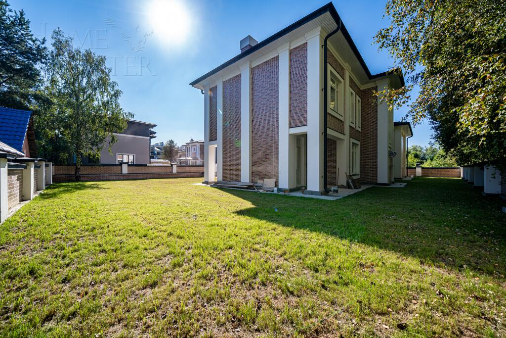 2-этажный коттедж 660 м² с отделкой