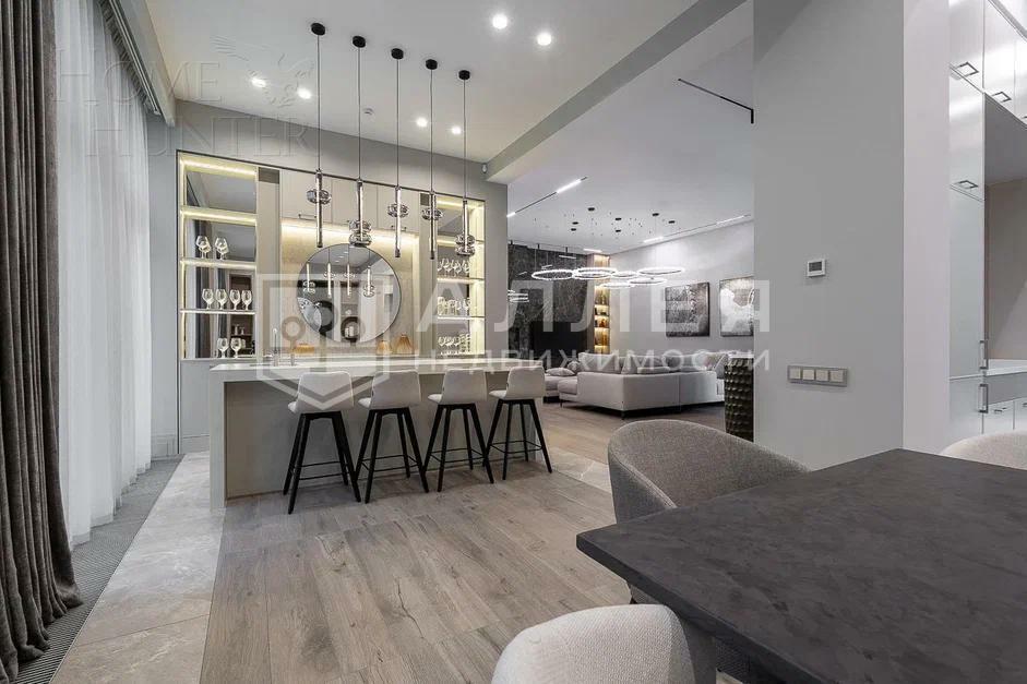 2-этажный коттедж 380 м² с отделкой