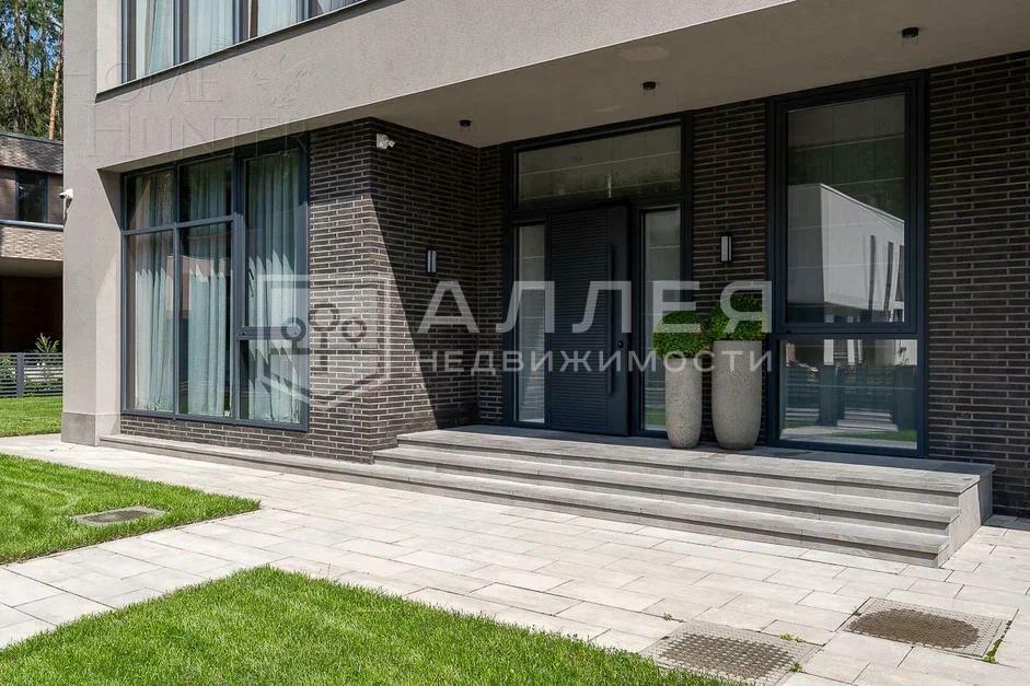 2-этажный коттедж 380 м² с отделкой