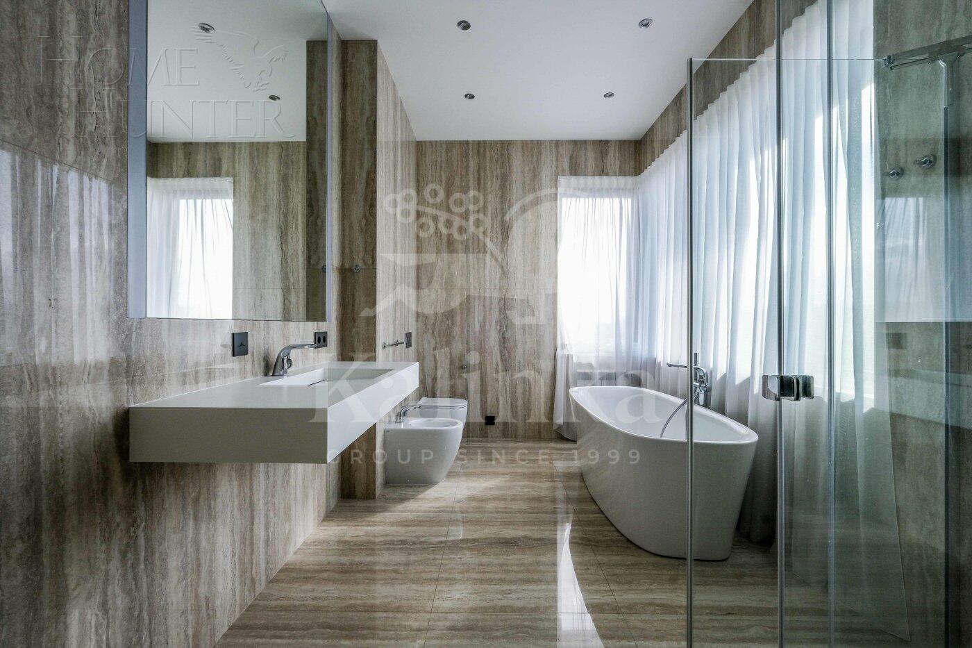 2-этажный коттедж 438 м² с отделкой