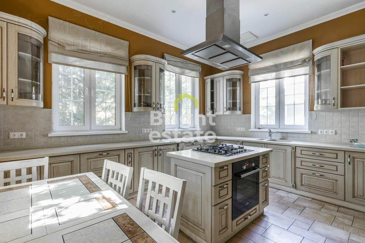 2-этажный коттедж 1 060 м² с отделкой