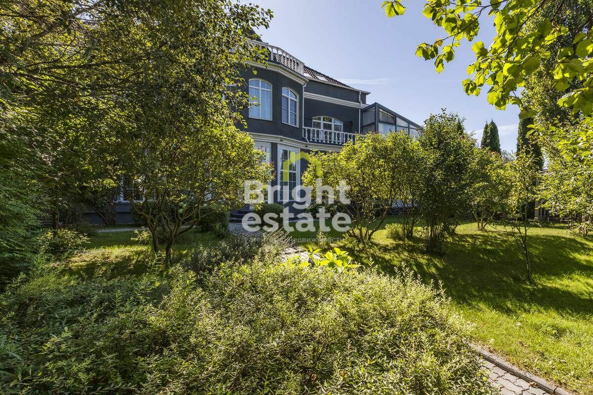 2-этажный коттедж 1 060 м² с отделкой