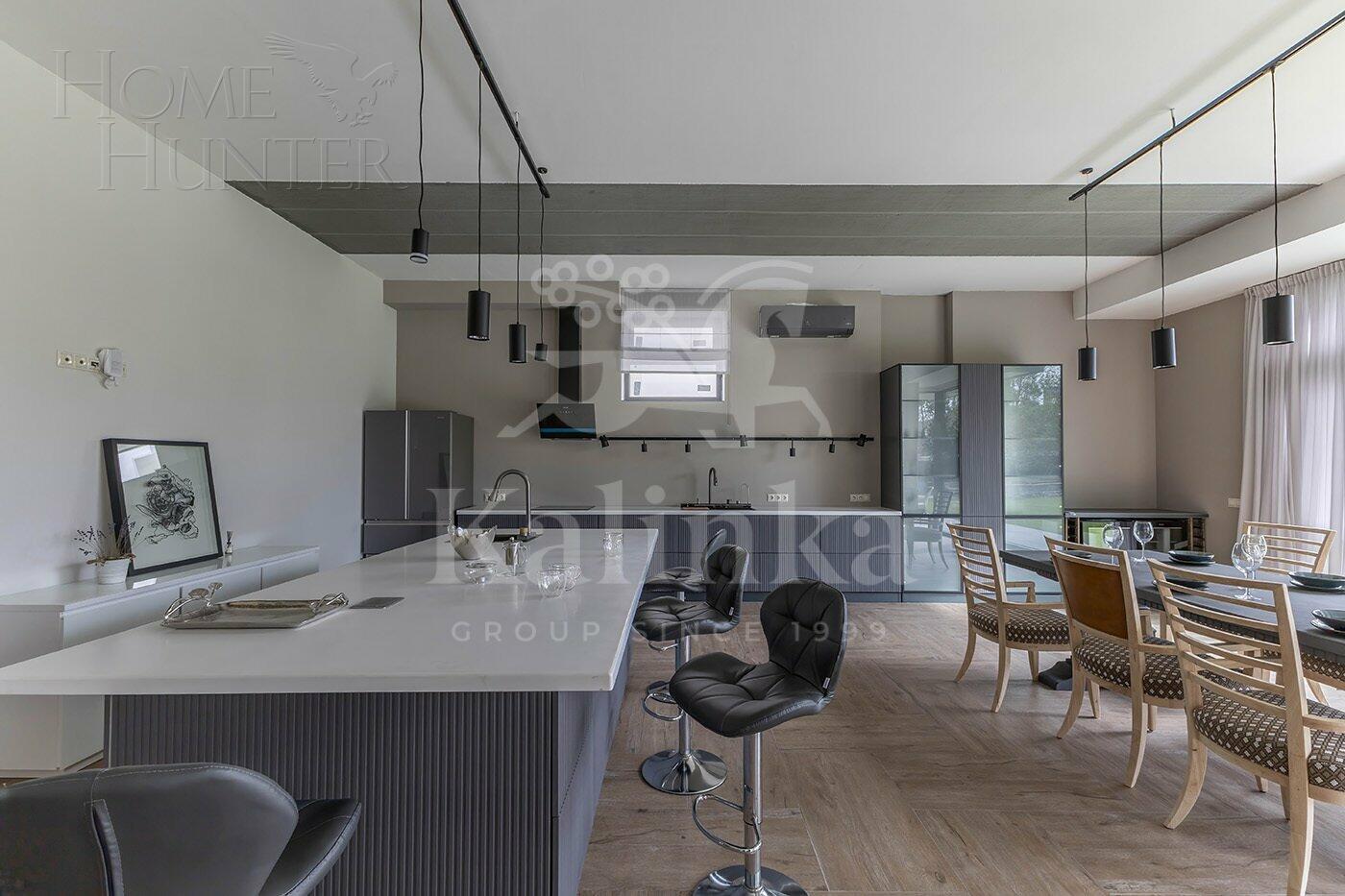 2-этажный коттедж 800 м² с отделкой