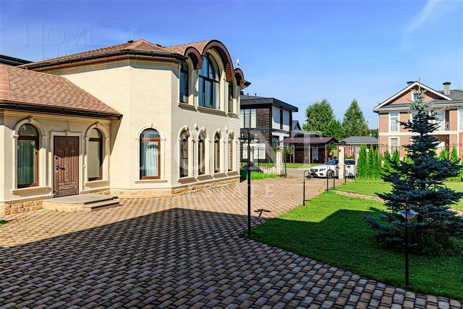 2-этажный коттедж 400 м² с отделкой