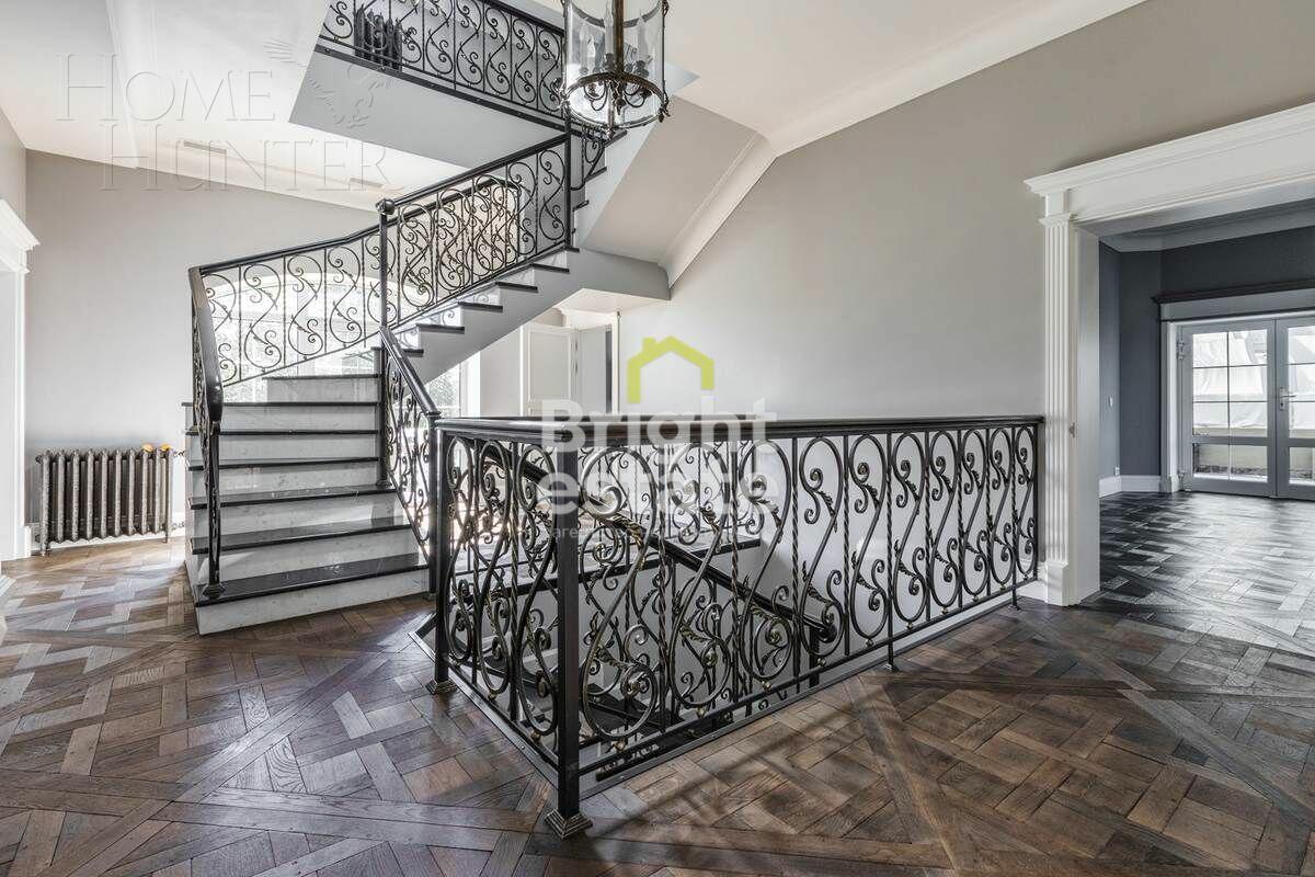 2-этажный коттедж 1 060 м² с отделкой